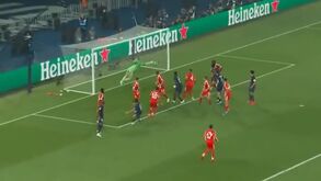 Golo de João Neves no PSG-Bayern