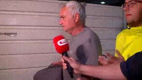 Mourinho em silêncio: treinador do Benfica apanhado pela CMTV em Tires após viagem-relâmpago