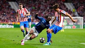 Jogo entre Atlético Madrid e Arsenal na Liga dos Campeões
