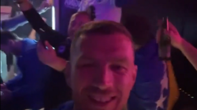 Apuramento para o Mundial'2026 valeu noitada: Dzeko faz 'live' dos festejos da Bósnia em discoteca