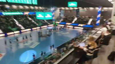 Ricardo Costa ovacionado antes do Sporting-Wisla Plock