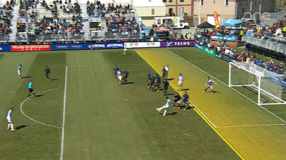 Um fora de jogo que deixou de o ser: eis o primeiro golo validado pela 'Lei Wenger'