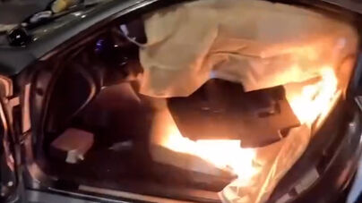 Imagens mostram carro a explodir e multidão a fugir em pânico durante concentração ilegal em Chicago