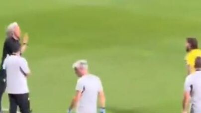 O momento em que Jorge Jesus e Iñigo Martinez têm discussão acesa durante o jogo do Al Nassr