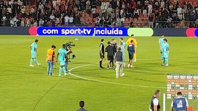 Rui Borges voltou a confrontar o árbitro: as imagens do final do AVS SAD-Sporting