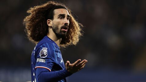 Cucurella, jogador do Chelsea, em campo
