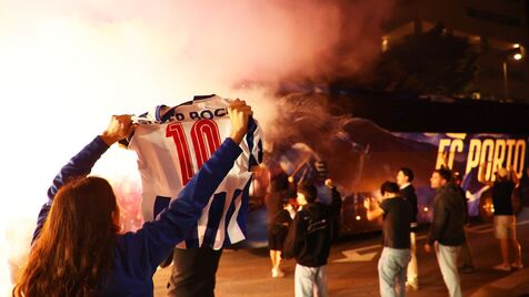 Euforia na chegada do FC Porto ao Dragão
