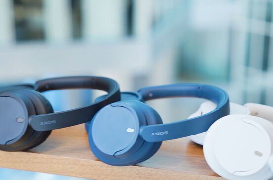 Gosta de estar no seu mundo? Com estes auscultadores terá todo o isolamento de que precisa