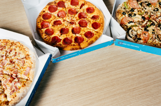 Promoção Domino's: 3 pizzas médias desde 8,50€ para o dérbi Sporting x Benfica