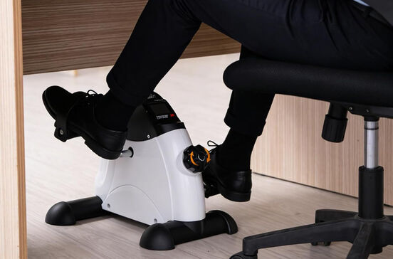 Com estes pedais estáticos, é possível manter a forma enquanto trabalha em casa!