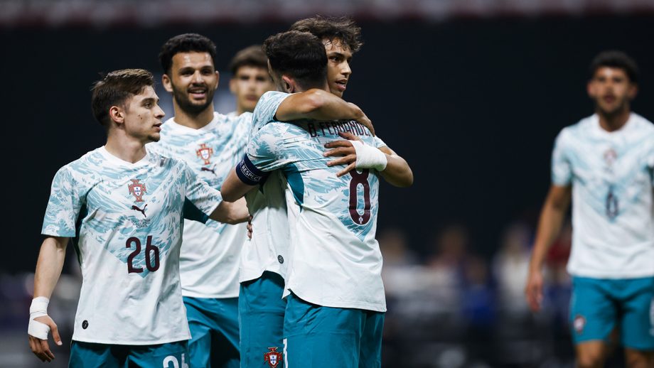 João Félix agradece a Bruno Fernandes pela a assistência no golo frente aos EUA