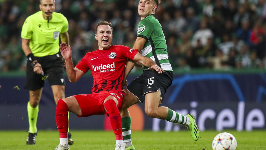 Mario Götze renova contrato com o Eintracht Frankfurt até 2028