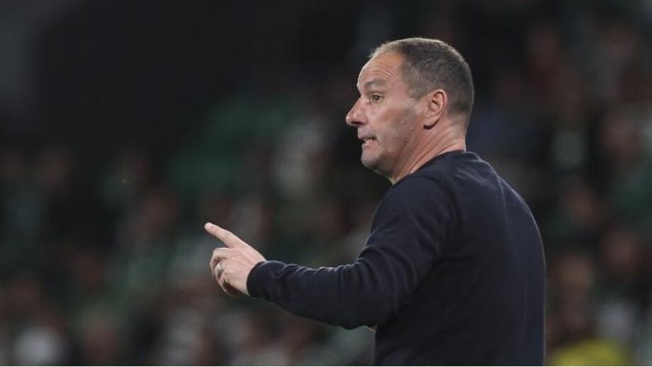 Petit, treinador do Santa Clara