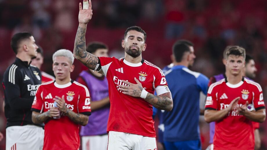 Otamendi depois do erro no Benfica-Santa Clara