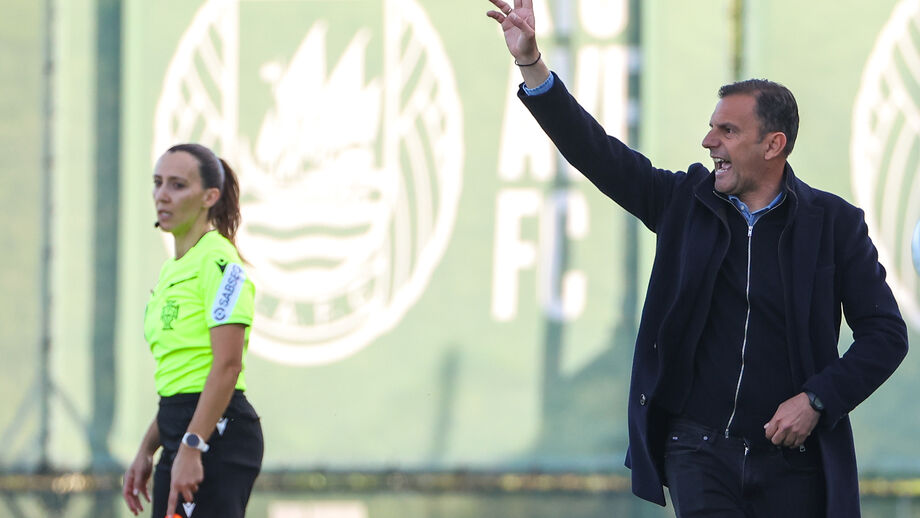 Sotiris Silaidopoulos no jogo contra o Alverca