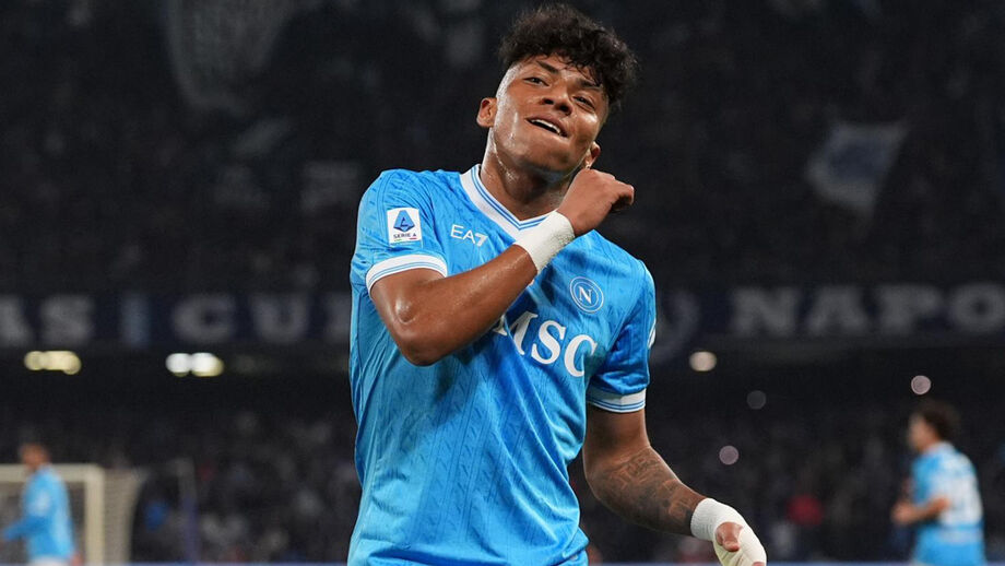 Alisson vai continuar ao serviço do Nápoles