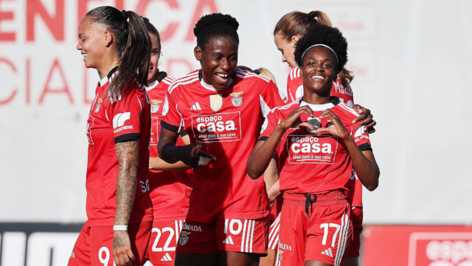 Diana Silva festeja golo frente ao Torreense