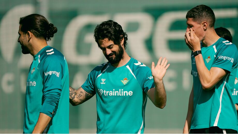 Isco treino de forma parcial com o grupo, mas está fora dos eleitos