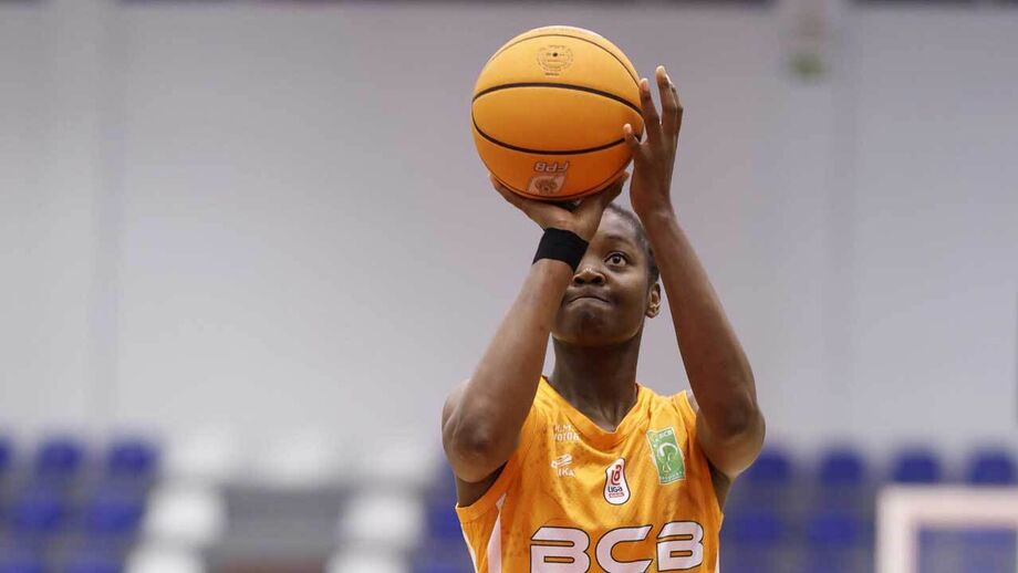 Vânia Sengo brilha pelo BC Barcelos