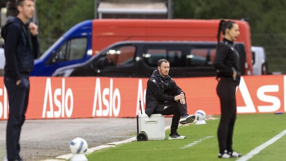 Ian Cathro comenta lance polémico do jogo contra o Arouca