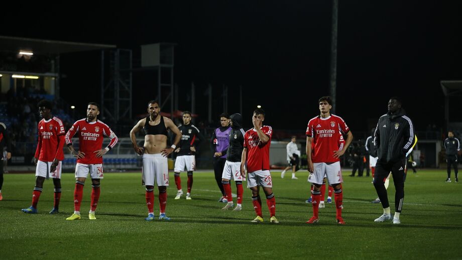 Benfica falha e cede novo empate