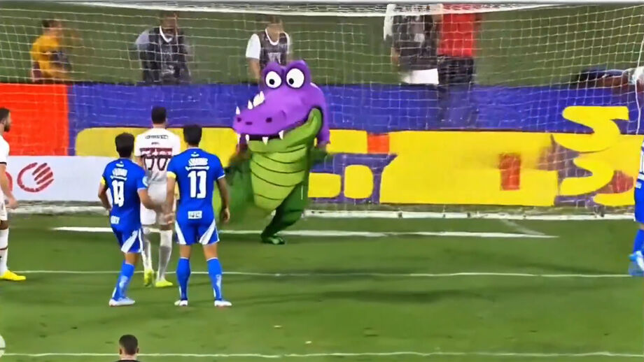 Montagem visa o guarda-redes Matheus Cunha