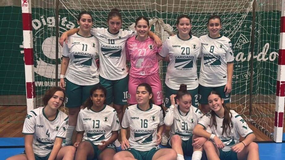 Equipa do Águias de Santa Marta no Campeonato Nacional feminino sub-19 de futsal