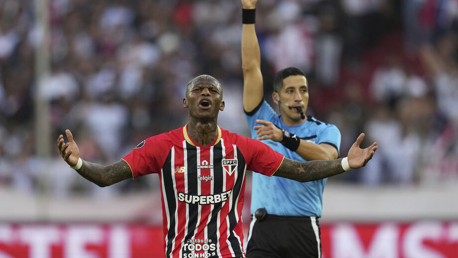 Caso de Robert Arboleda está a 'agitar' o futebol brasileiro