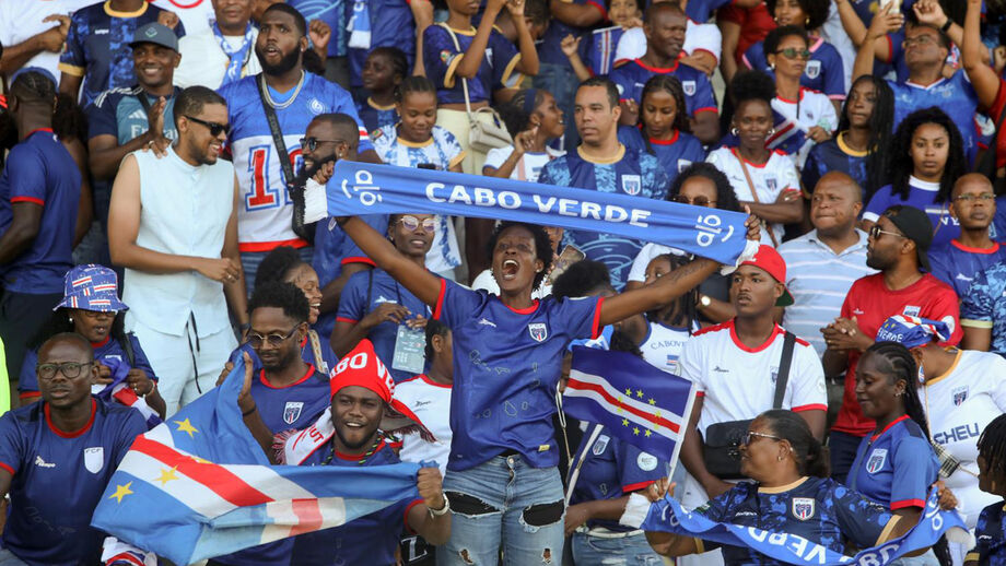 Adeptos da seleção de Cabo Verde fazem a festa nas bancadas