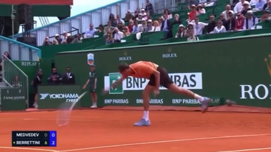 Russo perdeu pela primeira vez na carreira por duplo 6-0