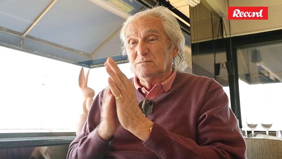 Entrevista ao treinador, que celebra 80 anos
