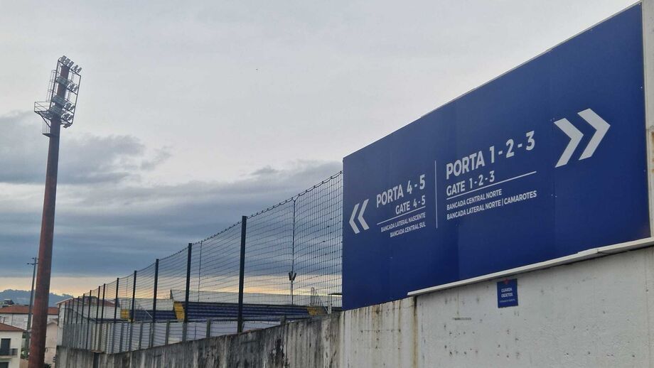 Estádio Dr. Machado de Matos com nova iluminação