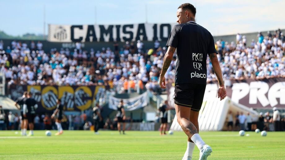 Neymar no estádio do Santos