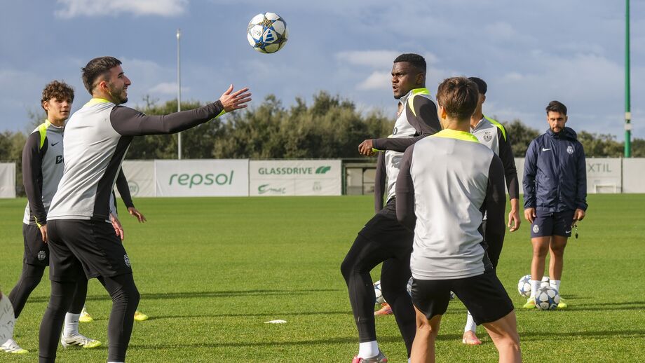 Rui Borges prepara centrais para o dérbi com o Sporting
