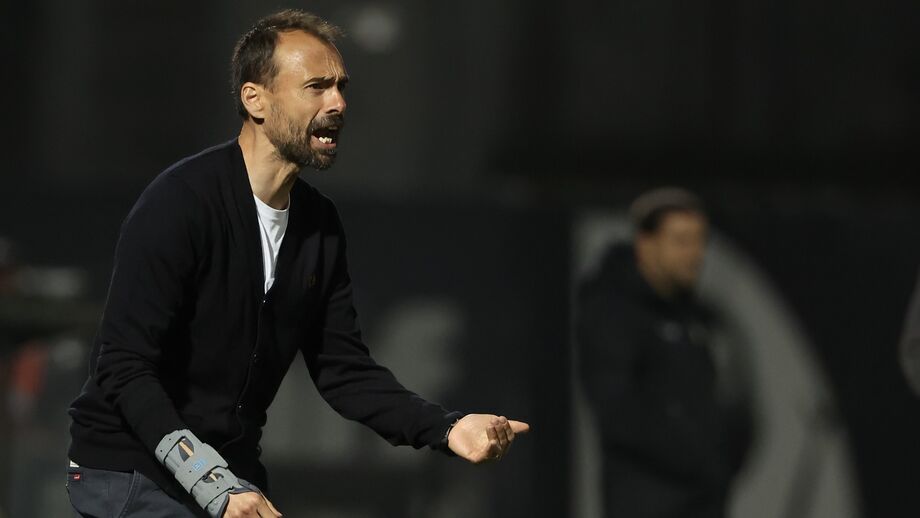 Hugo Oliveira reage a jogo do Famalicão, mostrando orgulho apesar do resultado