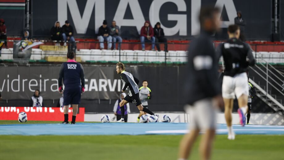 Onze do Sporting e E. Amadora preparam jogo na Reboleira com Rui Borges e João Nuno