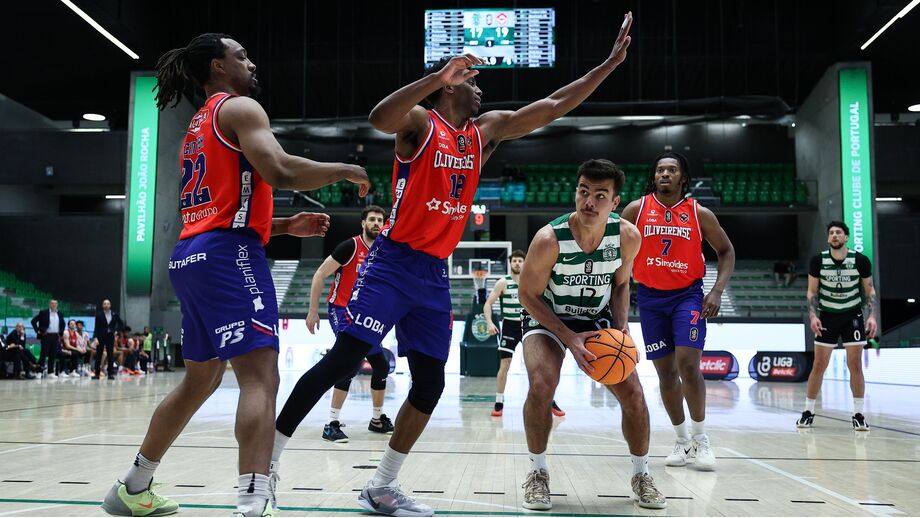 André Cruz bastante pressionado