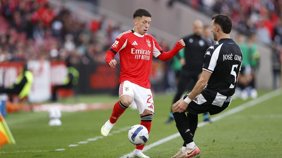 Prestianni eleito homem do jogo, após assistências no Benfica