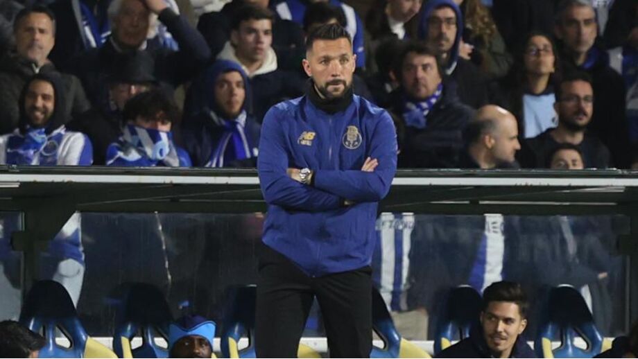 Farioli durante o Estoril-FC Porto