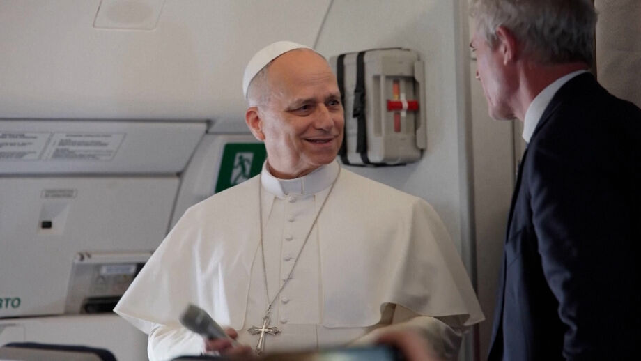  Sumo Pontíficie falou à imprensa durante o voo para a Argélia