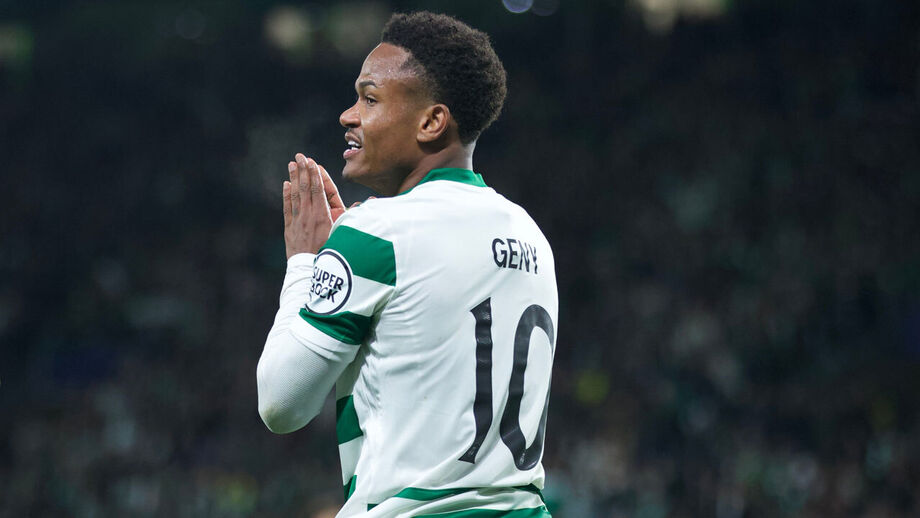 Geny Catamo em ação frente ao Arsenal