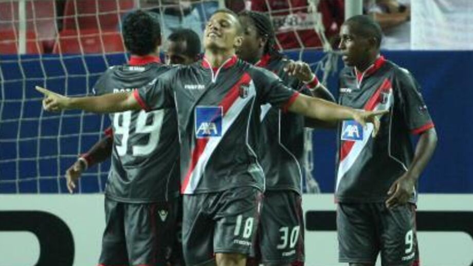 Lima foi o herói da noite, com três golos marcados