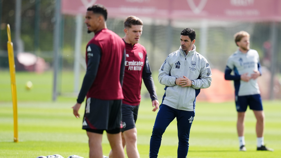 Mikel Arteta orientou o treino desta terça-feira, na véspera do duelo com o Sporting