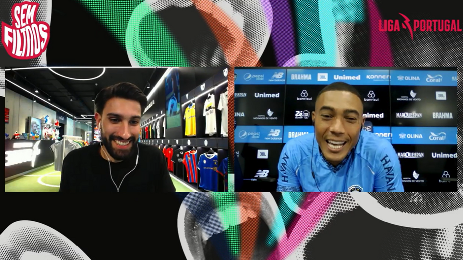 Avançado português acabou por ser uma das figuras do jogo, que terminou com goleada das águias (5-0)