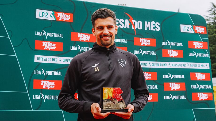 Anthony Correia recebe prémio de defesa do mês na Liga Portugal