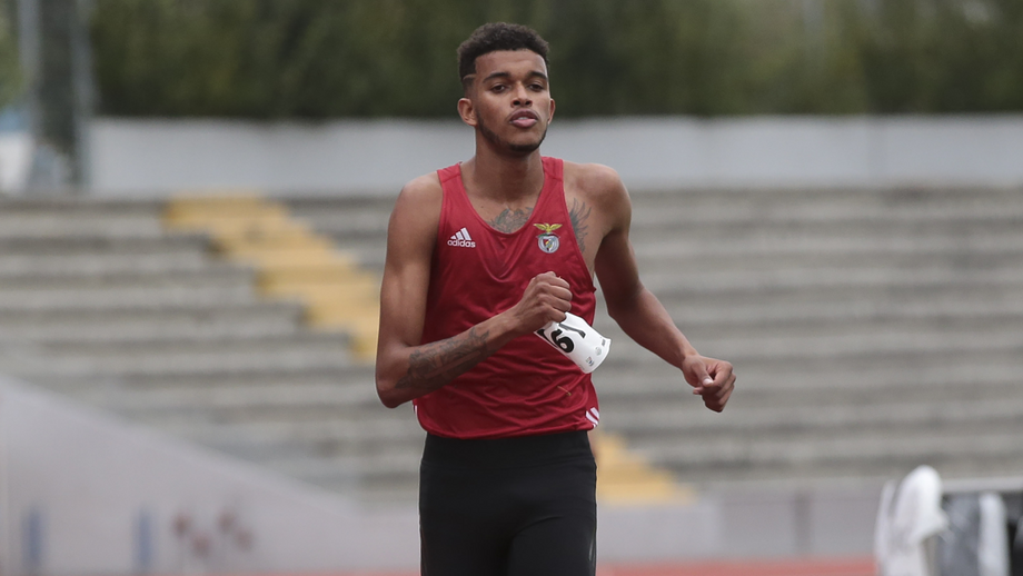 Etson Barros, atleta do Benfica