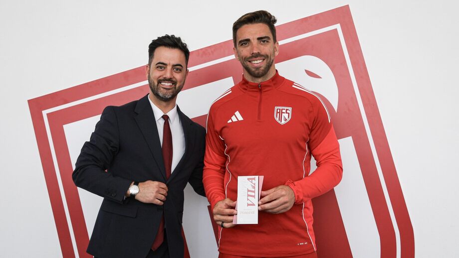 Tomané recebe prémio MVP após golo frente ao Vitória