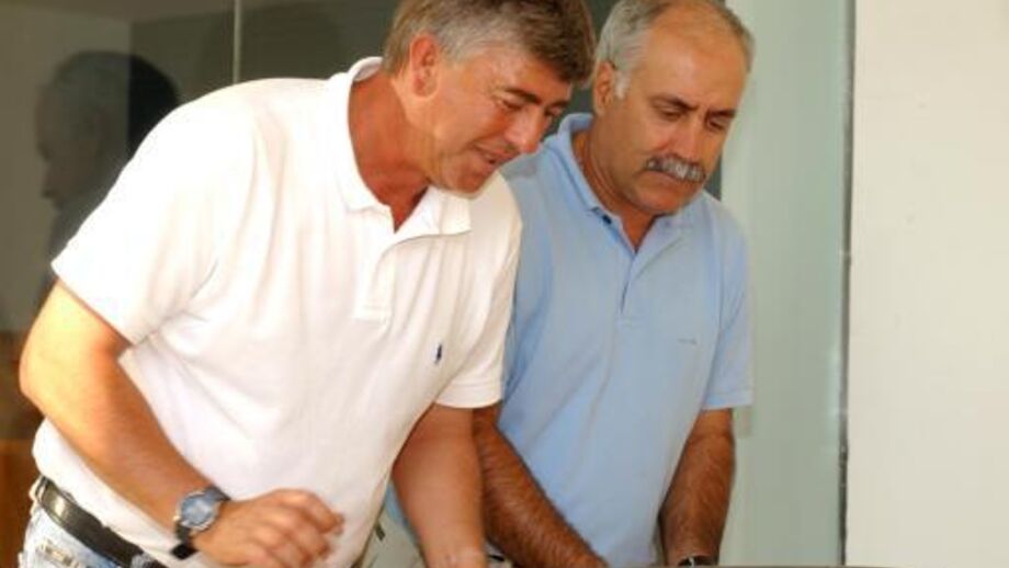 Arnaldo Carvalho (à esquerda) foi também adjunto de Nelo Vingada