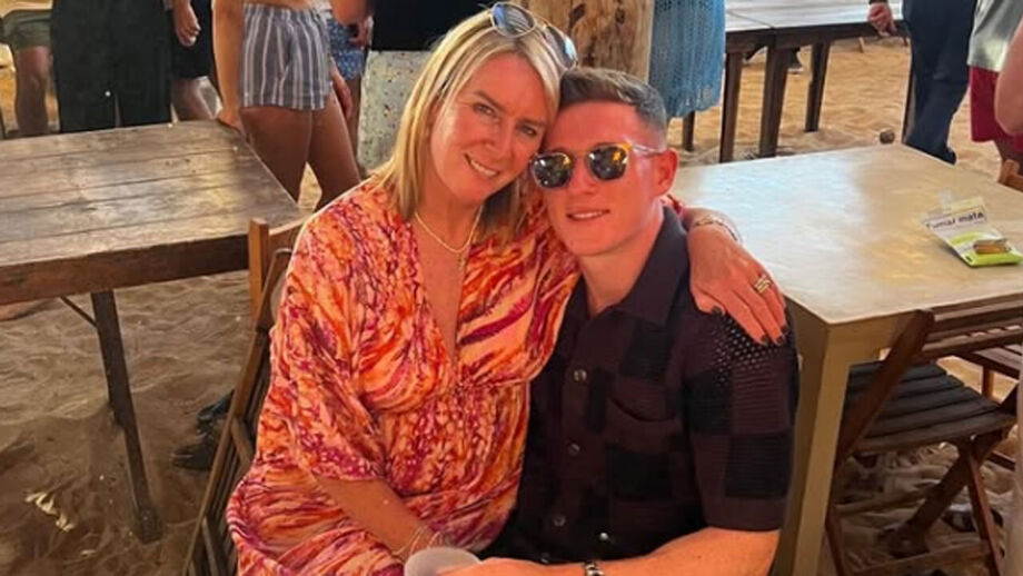 Elliot Anderson com a mãe 