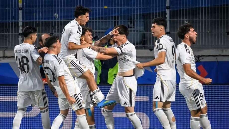 Real Madrid celebra golo contra o PSG